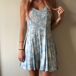 Blue and white inseltow n dress